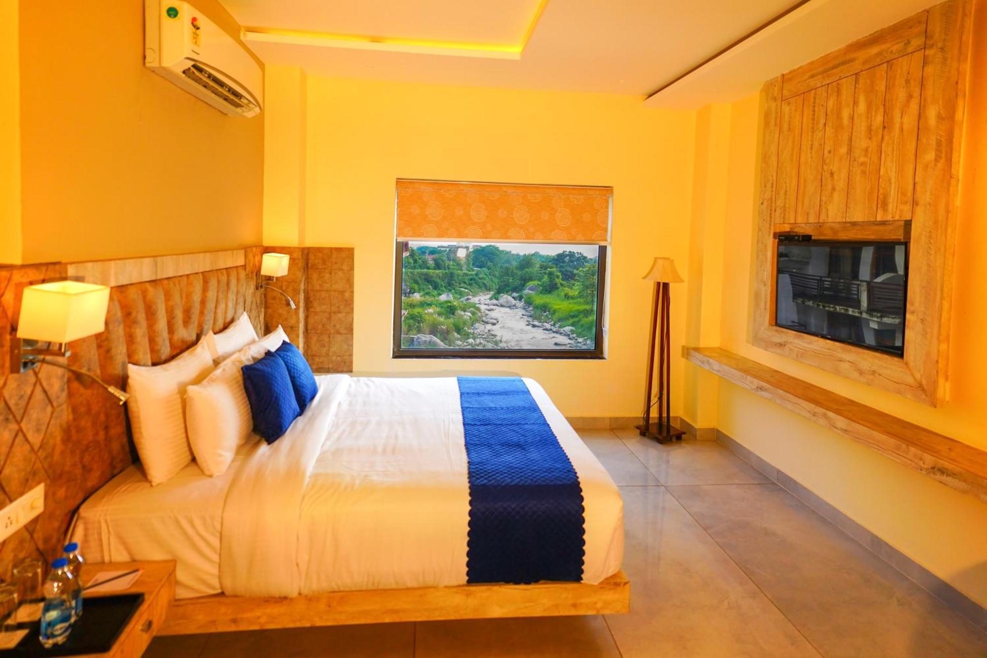 Aachman River And Valley View Resort Dharamshala - A Riverside Resort With Balcony View Exterior photo